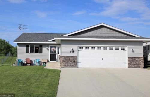 565 Minnesota St, Cedar Mills, MN 55350-5013