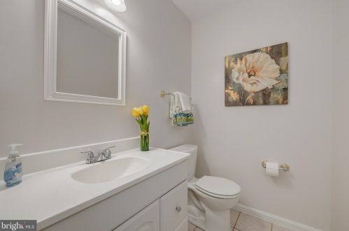 7136 Game Lord Dr, Springfield VA  22153-1318 exterior