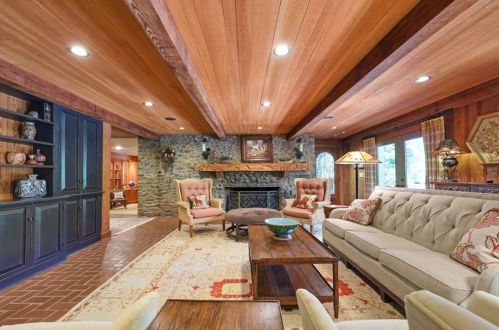 1630 Brandon Hall Dr, Atlanta GA  30350-3703 exterior