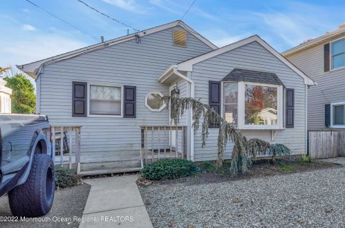 3120 Hiawatha Ave, Point Pleasant Beach, NJ 08742-3542