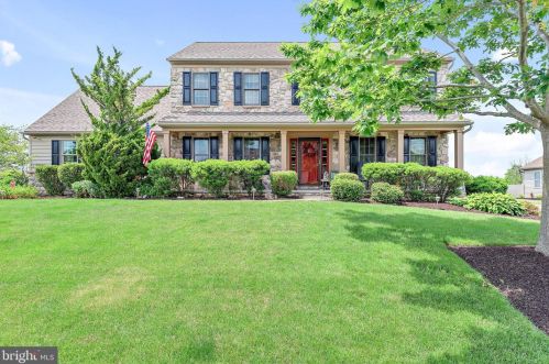 1318 Sterling Dr, York, PA 17404-9052