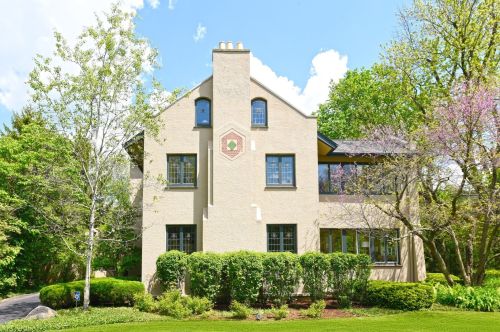 495 Ash St, Northfield, IL 60093-2601