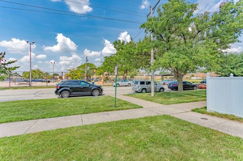 8921 Washington St, Niles IL  60714-1805 exterior