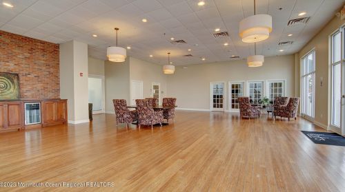 2 Commerce Sq, Trenton NJ  08691-4187 exterior