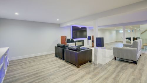 6906 Jarvis Ave, Niles IL  60714-4016 exterior