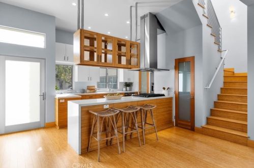 1007 Dianthus St, Manhattan Beach, CA 90266-5913