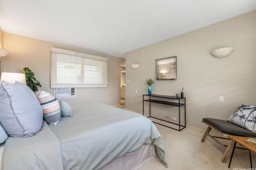 80 Makaweli St, Honolulu HI  96825-2147 exterior