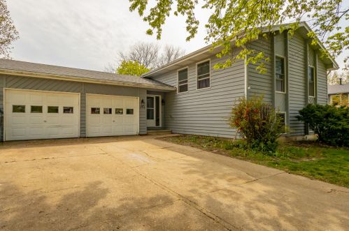 1744 Russet Ln, Sycamore IL  60178-2738 exterior