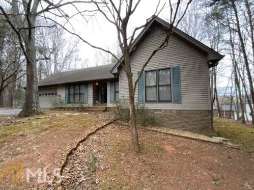 55 Jodys Trl, Cleveland, GA 30528-7106