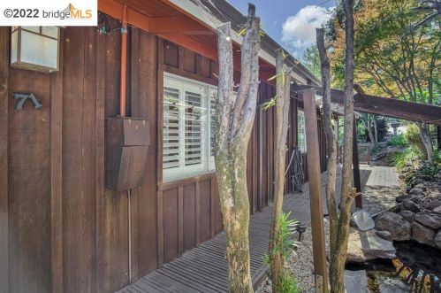 71 Barbara Rd, Orinda, CA 94563-3320