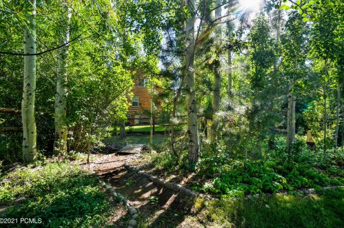 8028 Springshire Dr, Park City UT 84098-5396 exterior