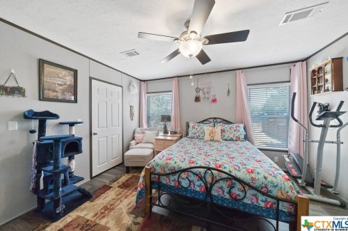 9780 Rebecca Crk Rd, Spring Branch TX 78070-4847 exterior