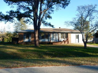 653 Whatley Dr, Ashburn, GA 31714-1834