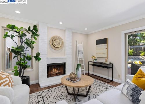 11794 Castle Ct, Pleasanton, CA 94568-2702