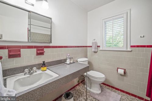 1116 Tanley Rd, Silver Spring MD 20904-2841 exterior