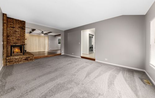 629 Ipswich Ct, Elk Grove Vlg, IL 60007-3516