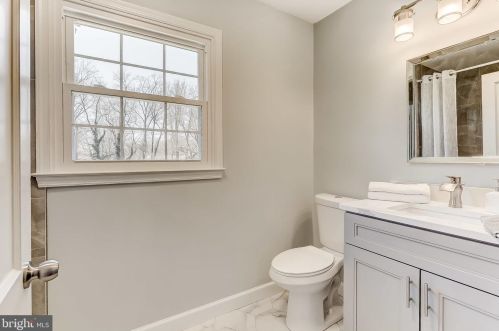 17 Ashcroft Ct, Arnold MD 21012-2406 exterior