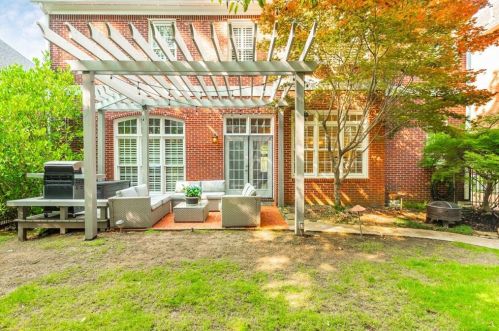 1053 Fielding Park Ct, Atlanta GA  30319-1989 exterior