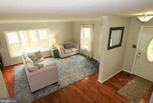 6100 Heron Pond Ct, Springfield VA  22015-3738 exterior