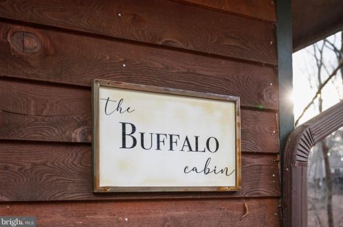 4 Pileated Woodpecker Ln, Hedgesville WV  25427-6232 exterior