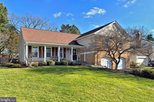5424 Rilian Ct, Springfield VA  22015-2171 exterior