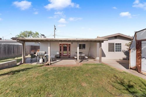 665 Hoover St, Escondido, CA 92027-1935