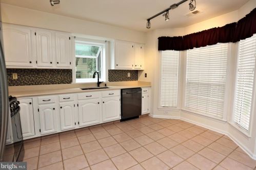 24 Dorset Ct, Princeton NJ  08540-7054 exterior