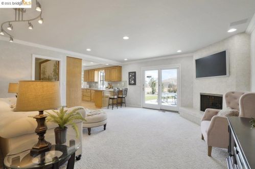 23 Kirkwood Ct, Concord CA  94521-1427 exterior