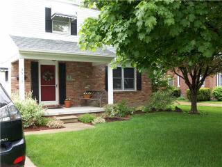 3516 Mapleway Dr, Toledo, OH 43614-4138