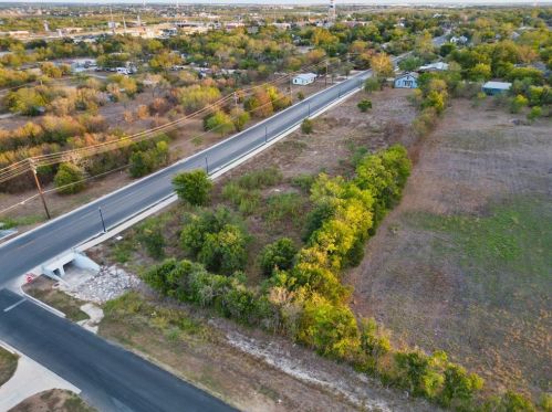 601 Burleson St, Uhland TX 78640-5323 exterior