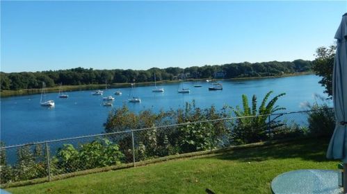 149 Arnolds Nck Dr, Warwick RI  02886-7300 exterior