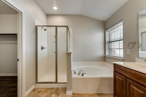 1511 Biltmore Ln, Irving TX  75063-3423 exterior