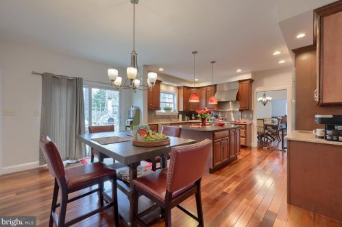 3 Twin Oaks Holw, Lancaster PA  17601-2234 exterior