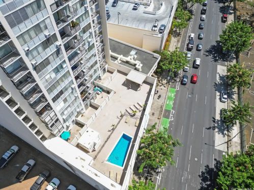 818 King St, Honolulu HI  96813-3003 exterior