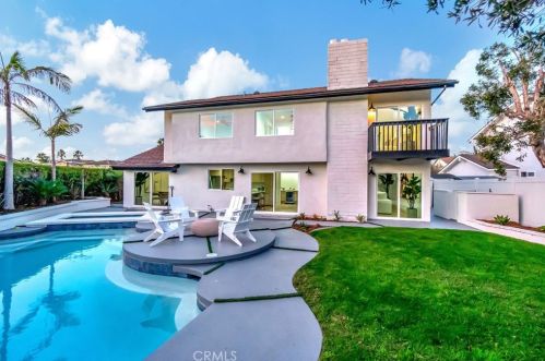 5892 Bellfield Ln, Huntington Beach CA  92648-1041 exterior