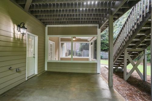 710 Lake Summit Dr, Atlanta GA  30342-1919 exterior