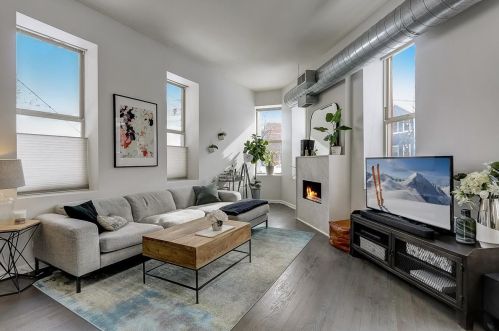 1418 Cortez St, Chicago, IL 60642-4382