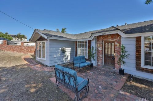 1105 Maryland Dr, Vista, CA 92083-3340