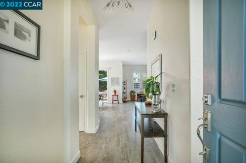 3008 Granite Park Ln, Elk Grove, CA 95758-3628