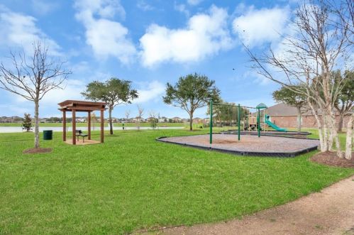 843 Honeysuckle Vine Dr, Richmond TX 77469-4800 exterior