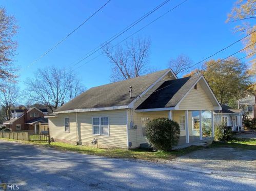 24 Alley St, Toccoa, GA 30577-6393