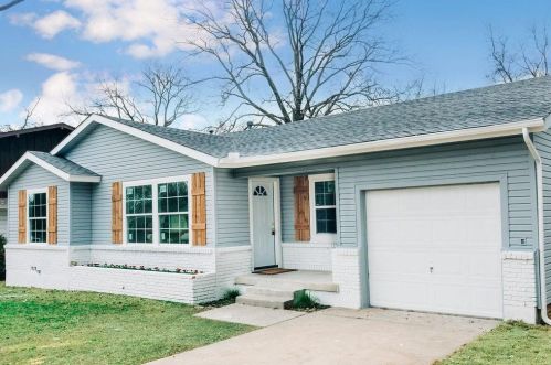 2817 Bilglade Rd, Fort Worth, TX 76133-1615