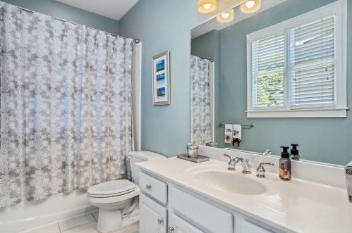 2507 Brookline Cir, Atlanta GA  30319-3690 exterior