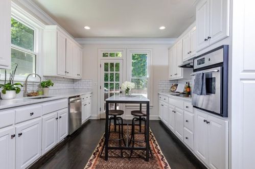 1900 Harper Rd, Atlanta GA  30318-3023 exterior