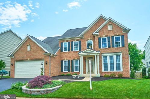 8175 Tillinghast Ln, Gainesville, VA 20155-3822