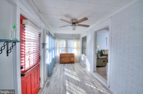 143 Pine St, Camden, NJ 08103-0033