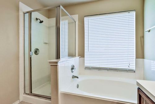 8232 Rnch Hand Trl, Fort Worth TX  76131-5365 exterior