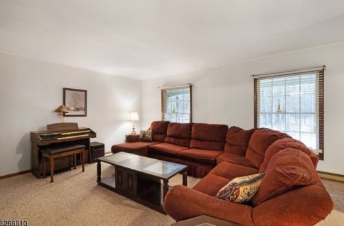 924 Duck Pond Rd, Fredon, NJ 07860-4507