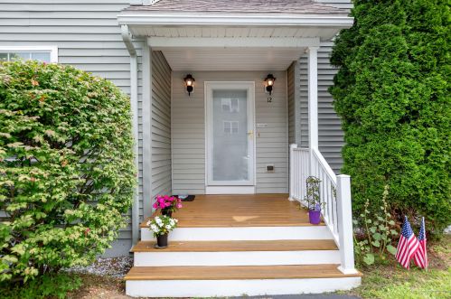 12 Ledges Ct, Lewiston, ME 04240-1851