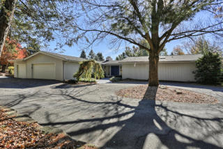 4221 Orchard Hill Rd, Harrisburg, PA 17110-3327